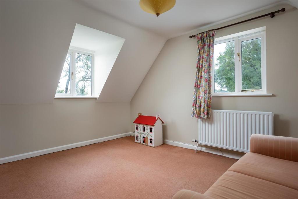 48 - Apperley - GL54 4NQ - Web.jpg