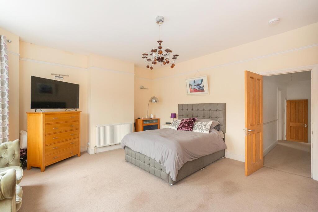 2W4RKE - Bedroom H.jpg