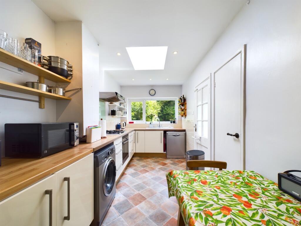 CAM02023G0-PR0054-STILL042