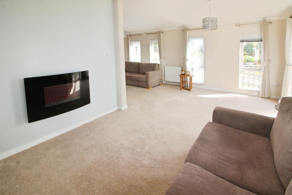 Lounge area.JPG