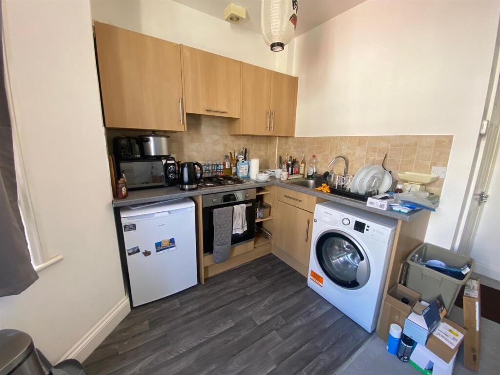 Kitchen area (1).jpg