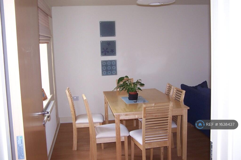 Lounge - Dining Area