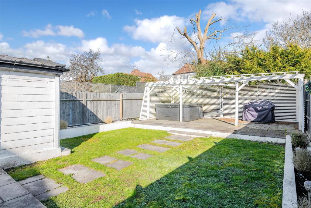 EASTDEAN AVENUE (15).jpg