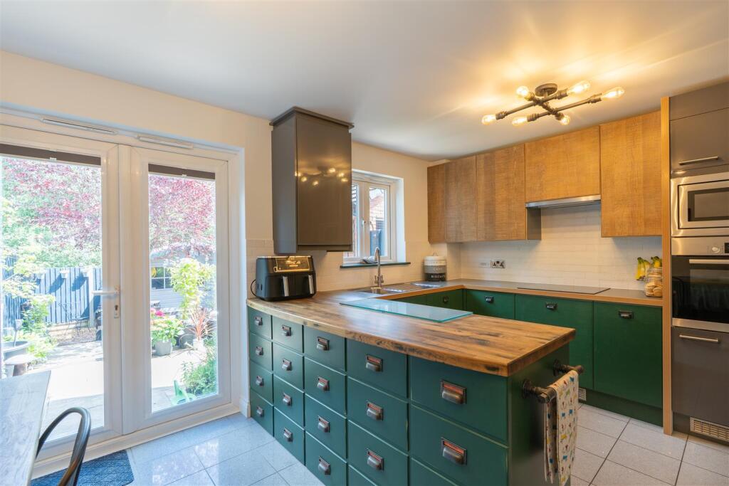 36 Regency Walk-6.jpg