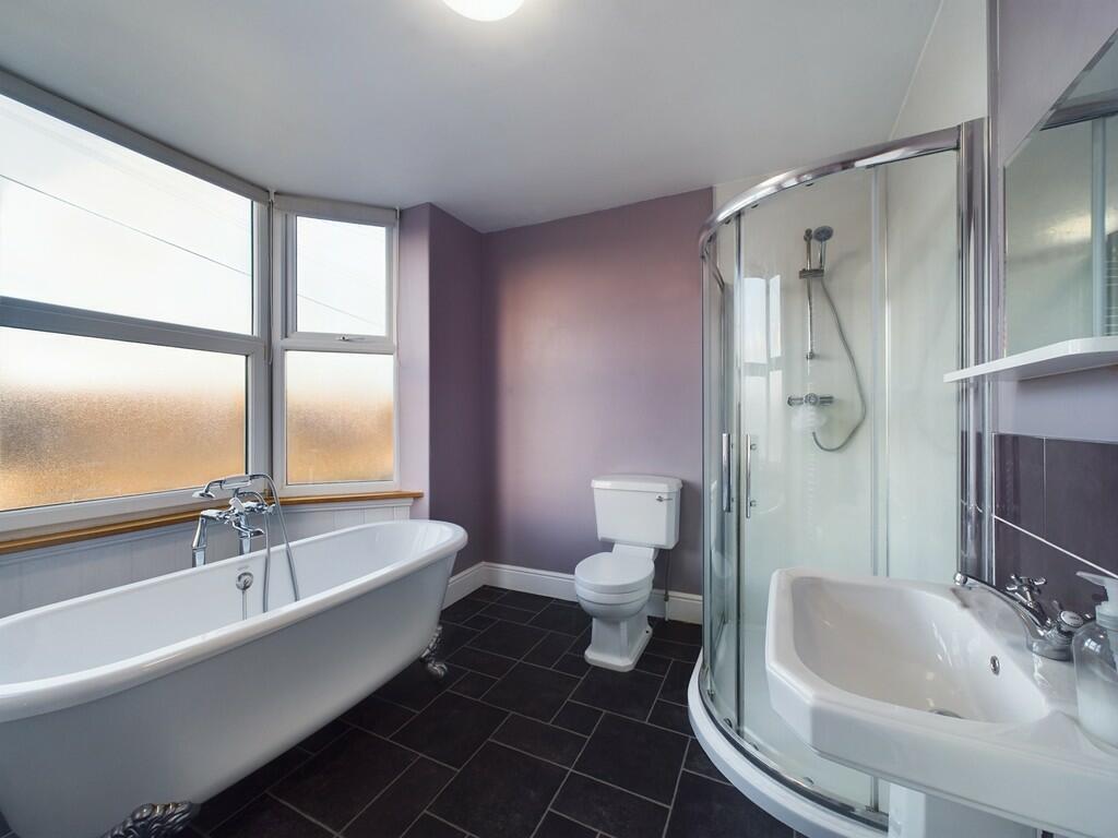 CAM02089G0-PR0381...