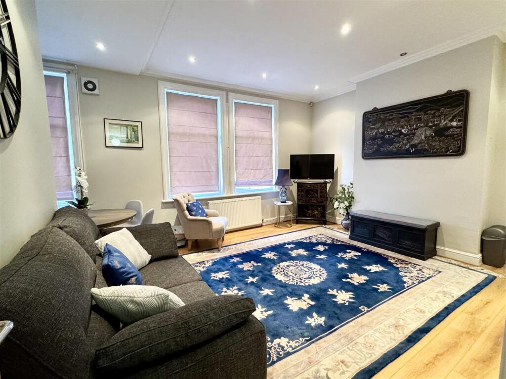 Lounge/diner/kitchen