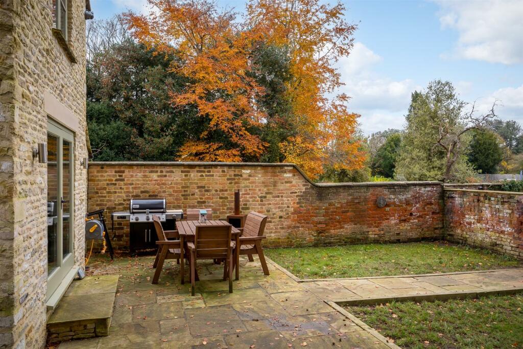 23 - 23 Querns Lane - GL7 1RL - Web.jpg