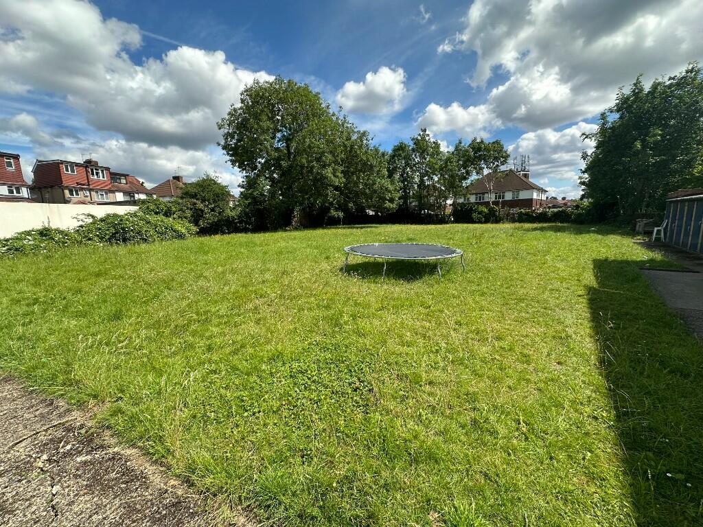 COMMUNAL GARDENS