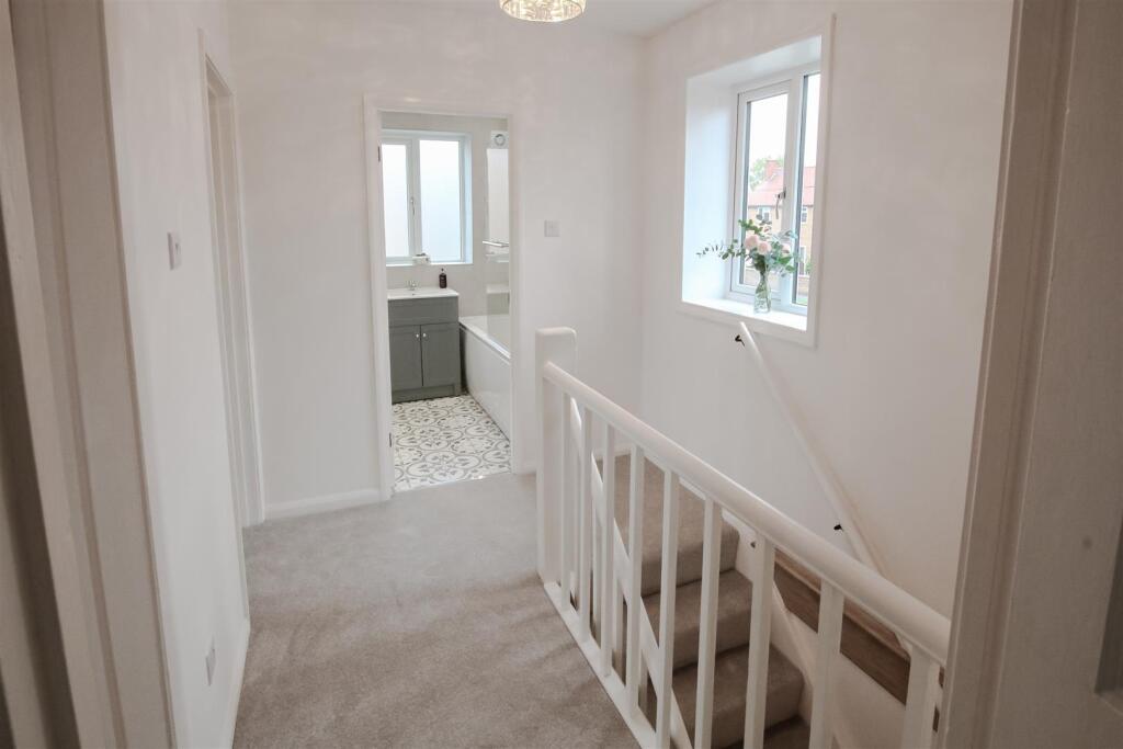FIRST FLOOR LANDING
