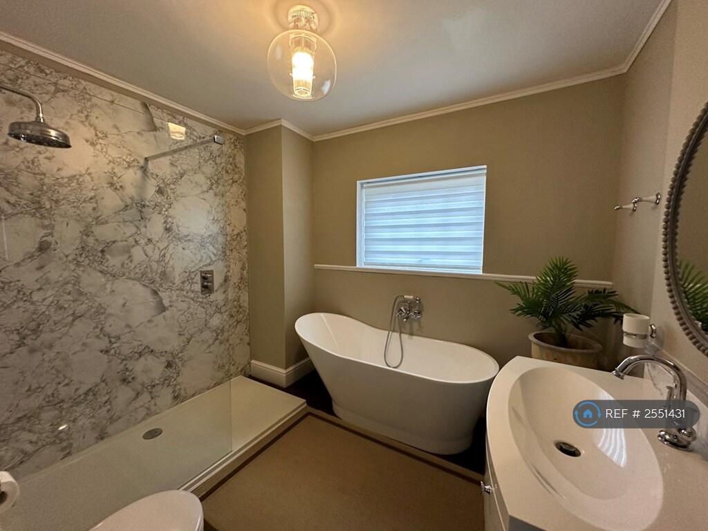 London Cottage Ensuite