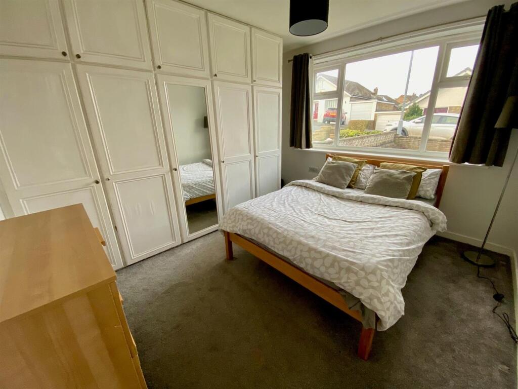 ground floor bedroom.jpg