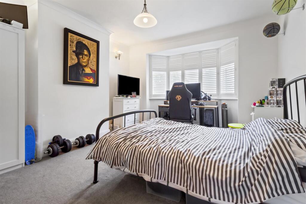 Chesswood Road, 41-017.JPG