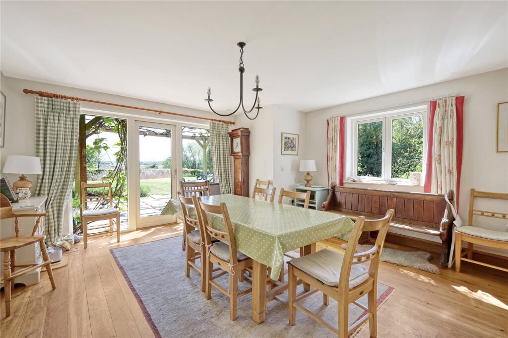 Kitchen/Breakfast Rm