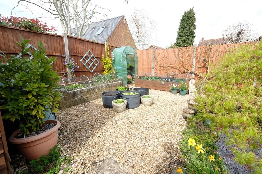 GARDEN 