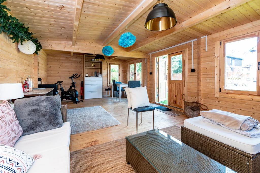 Summerhouse Aspect 2.jpg
