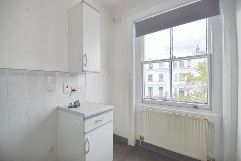 Flat D, 58 Hereford Road, Bayswater, London W2 5AJ