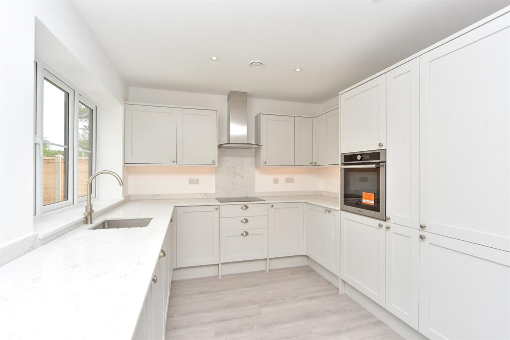 Kitchen/ Living Area