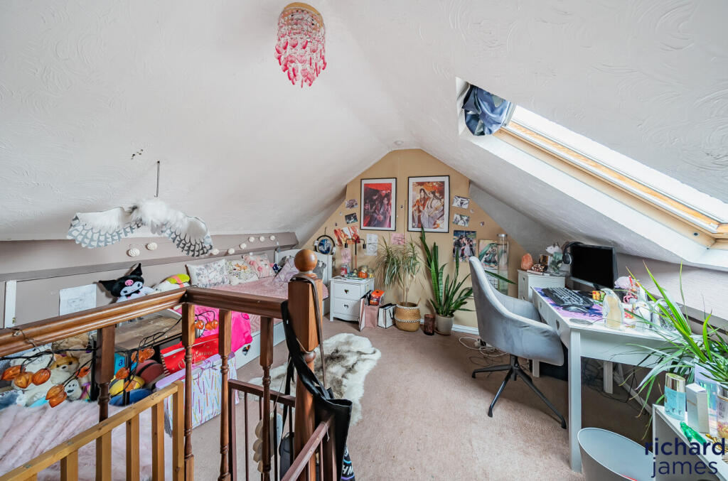 54bcb7b9-53e6-4b9...