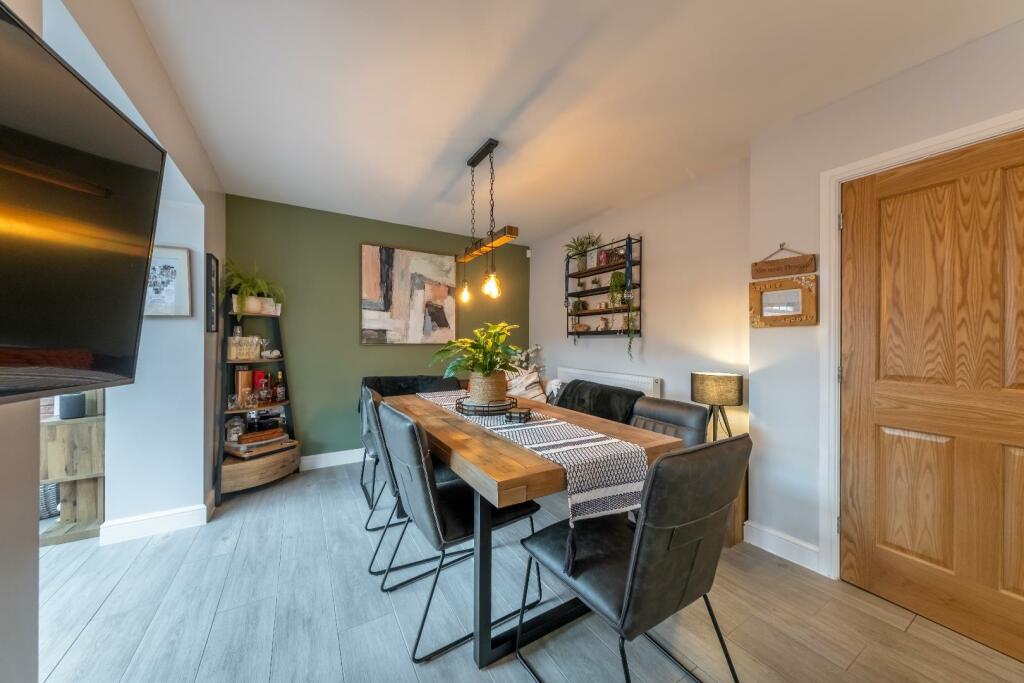 2 Bluebell Close-006.jpg