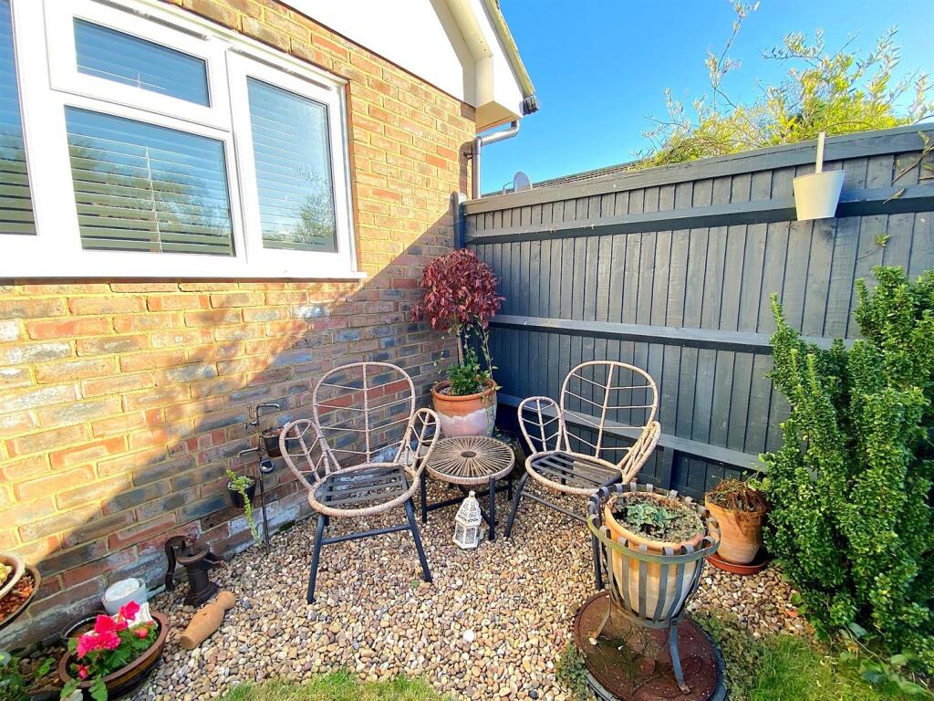 56C Haslam Crescent - Garden1.jpg