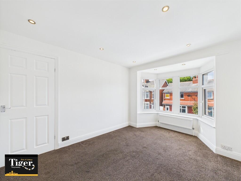 CAM02176G0-PR0574...