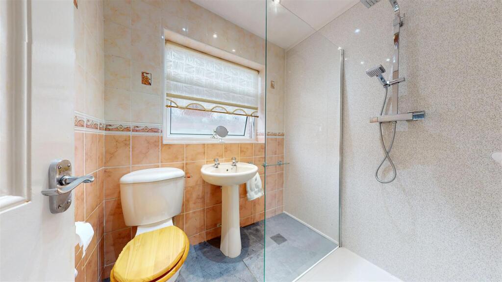 Rose Avenue Shower Room