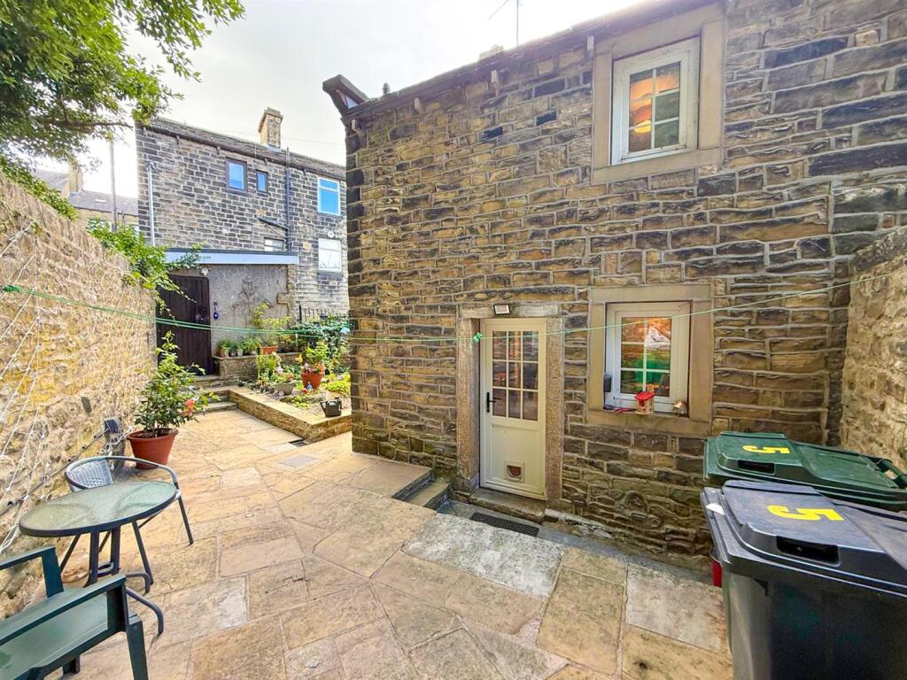 2 bed cottage, Silsden