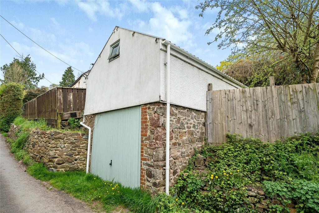 Garage/Workshop