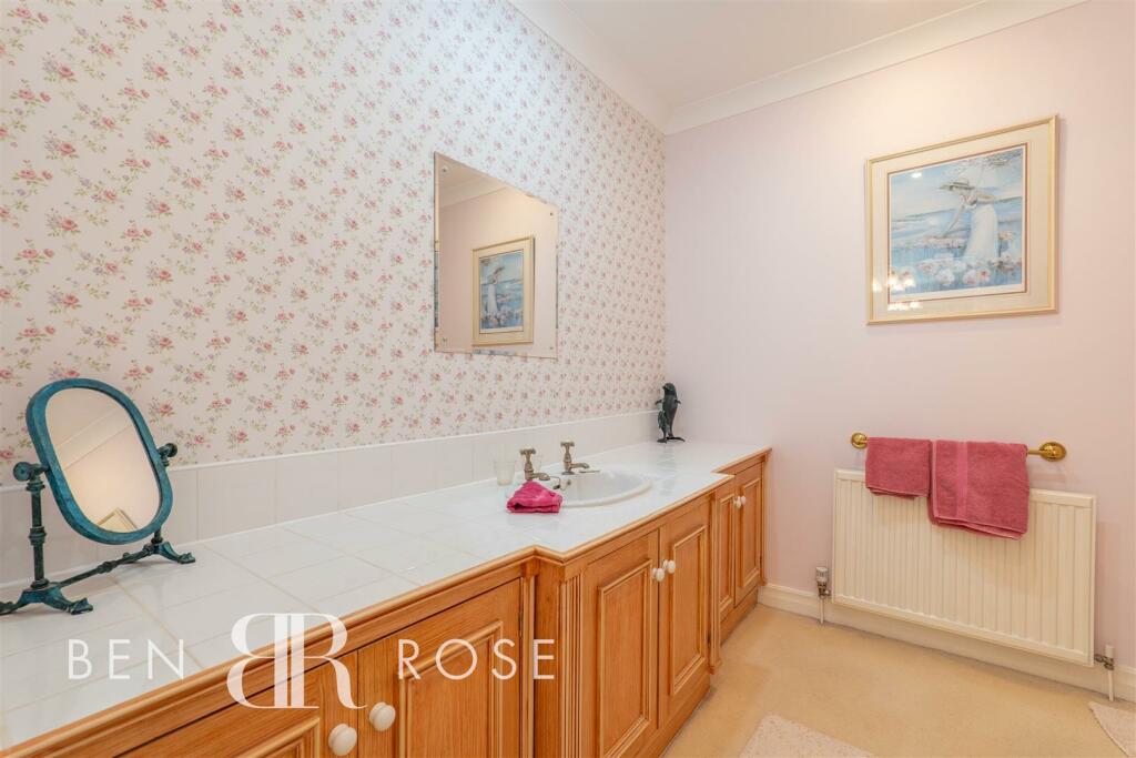 Master Ensuite