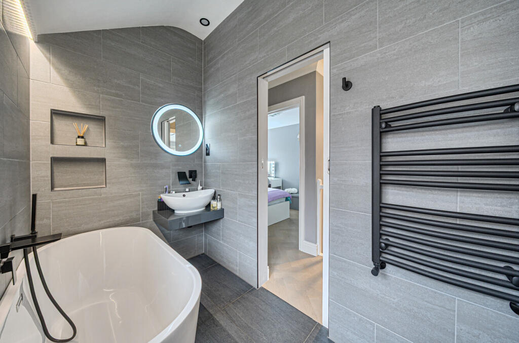 1361231-4-68de48a...