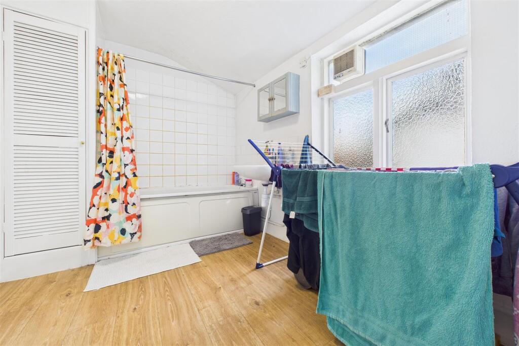 7 Osborne Villas, Kingsdown, Bristol BS2 8BP | Fre