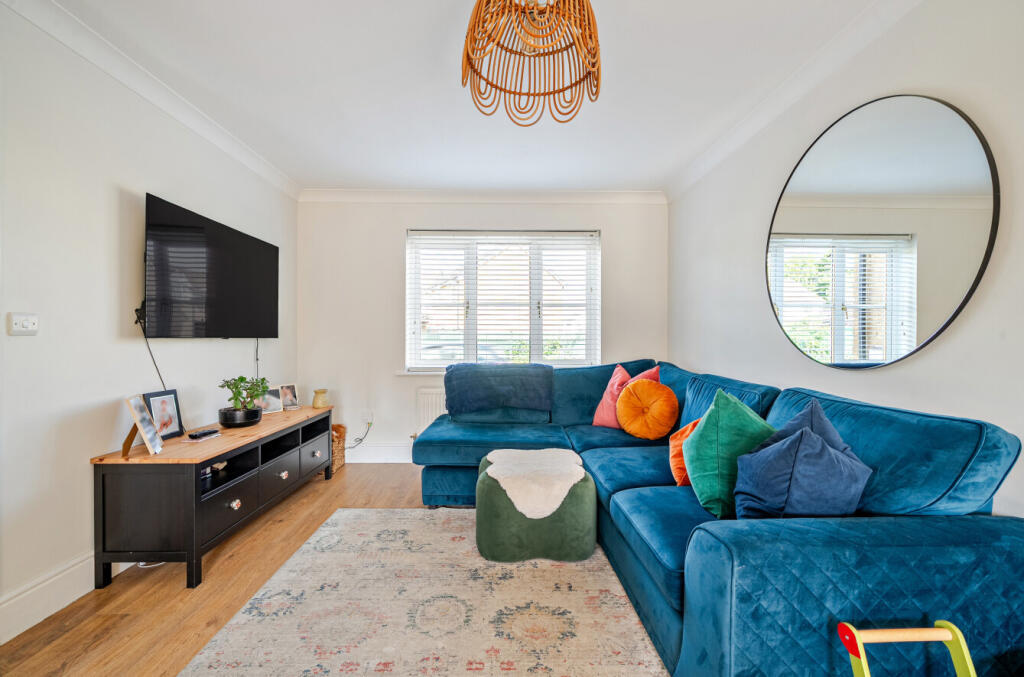 1348371-22-68b704...