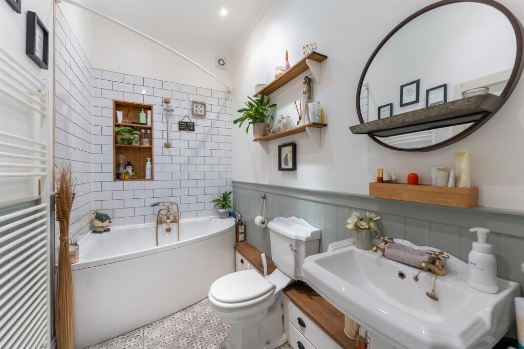 Bathroom.jpg