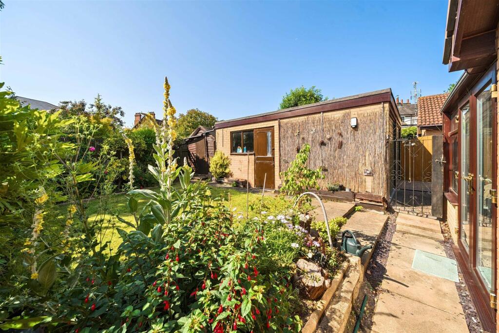 6 Lodge Close, Ashby de la Zouch