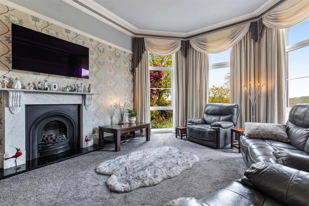 A11 - 26 College Road Newton Abbot - 250422.jpg