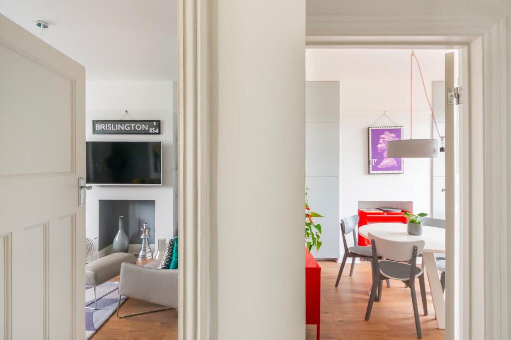 0J7ABN - Hallway A.jpg