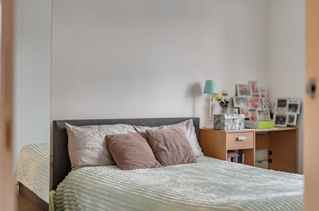 1383780-1-6928705...