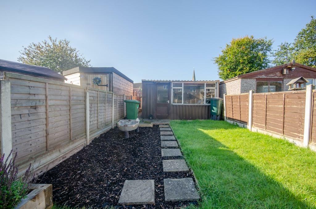 Rear garden pic 2.jpg