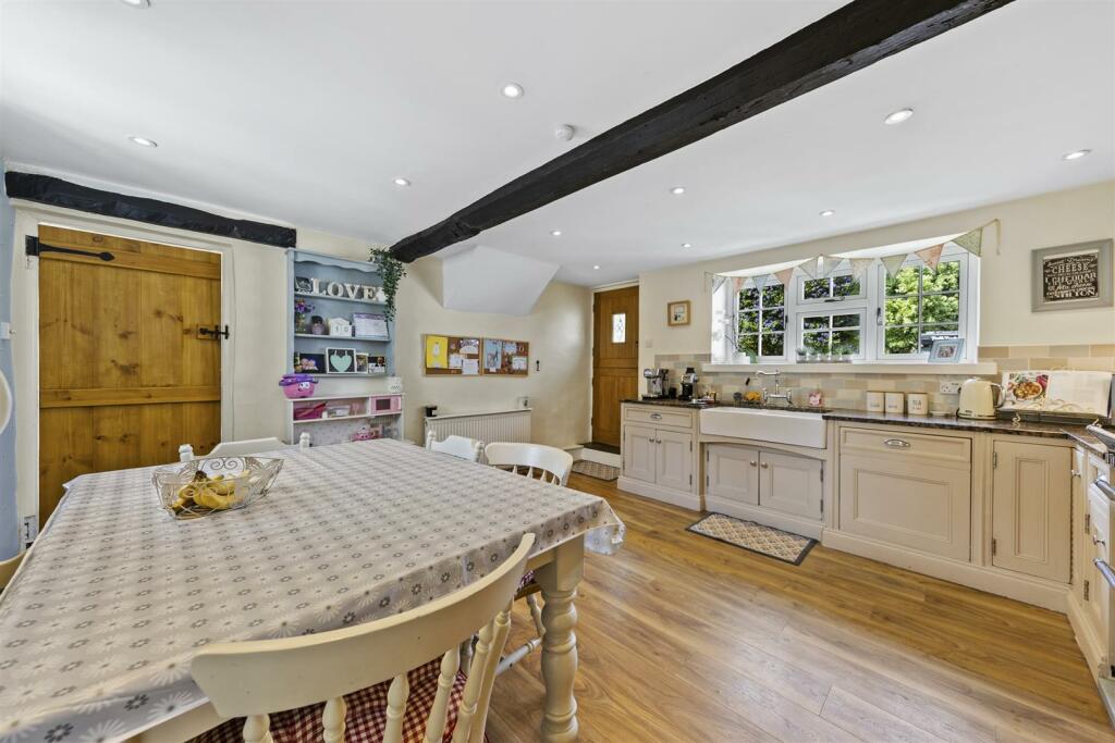 BumbleCottageWeb10.jpg