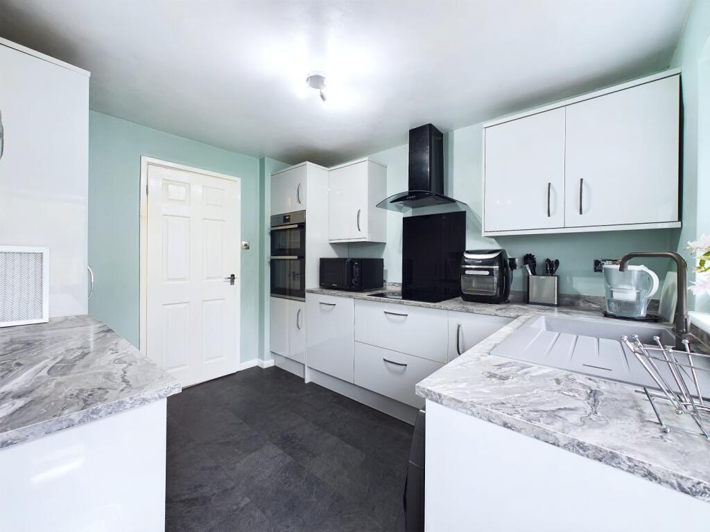 CAM03162G0-PR0178-STILL003