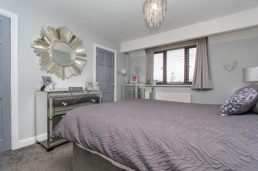 Principal bedroom
