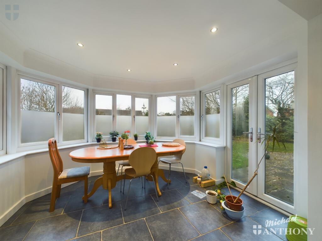 CAM03218G0-PR0527-STILL006