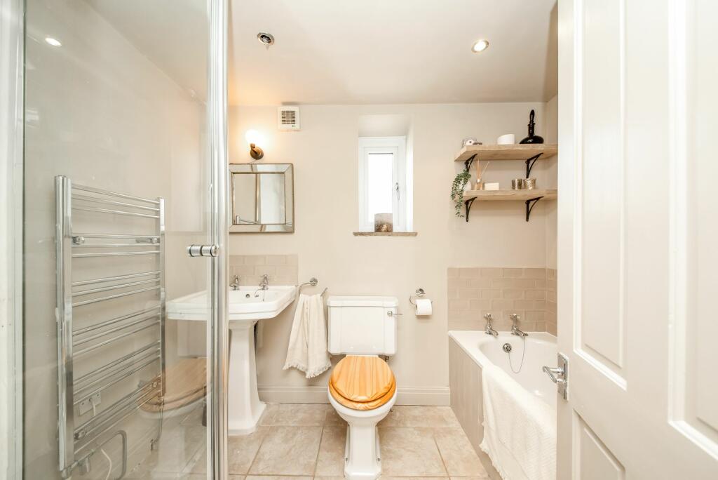 HOUSE BATHROOM