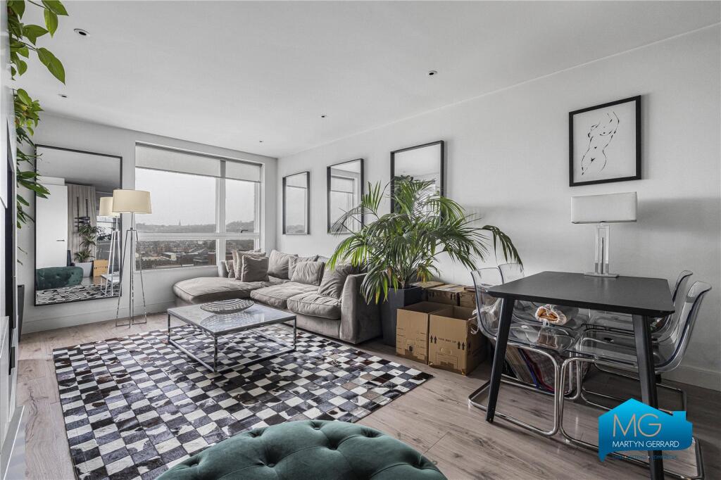 High Street, Hornsey, London, N8