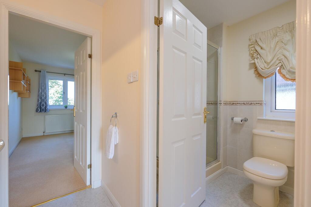 Jack &amp; Jill en-suite