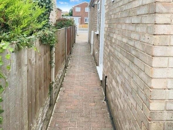 7d9d357e-Side 201.jpg