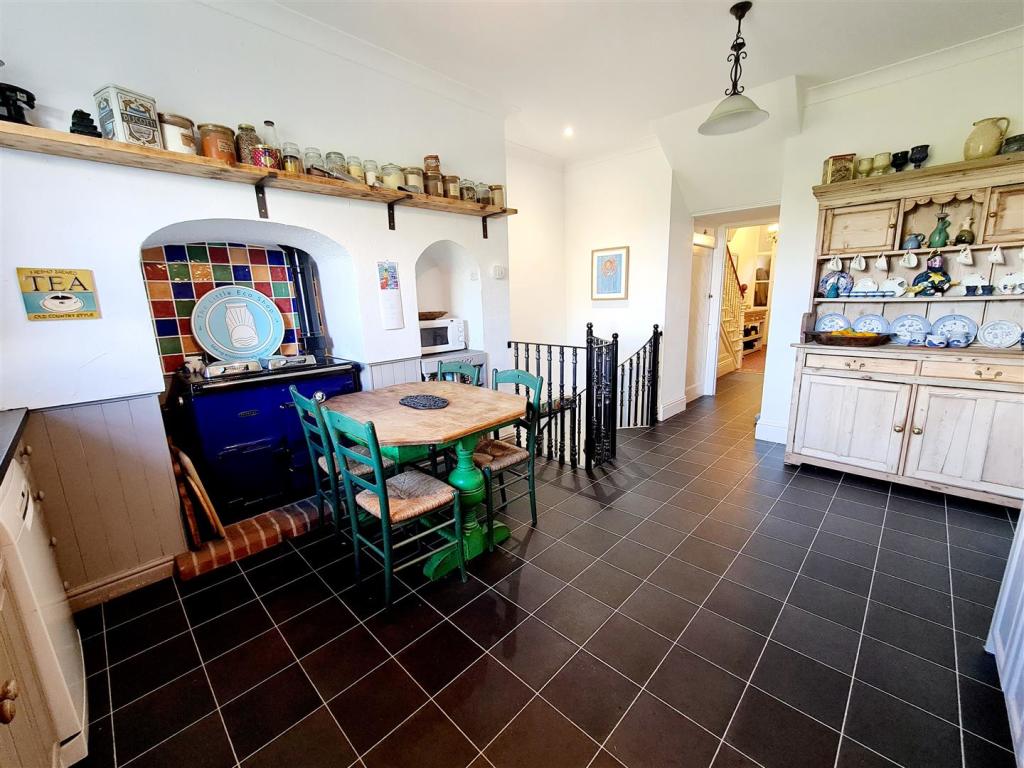 Kitchen/Breakfast Room