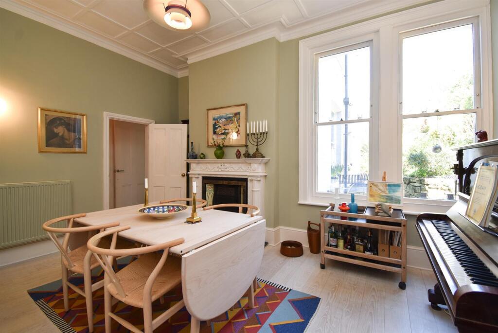 Dining Room.jpg