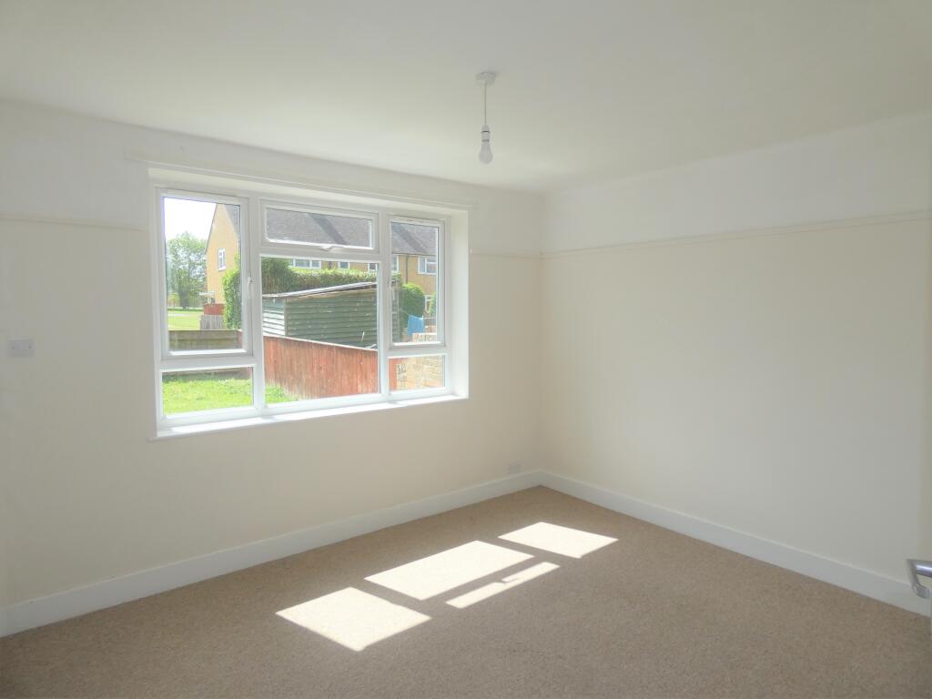 Pic 3 Lounge.jpg