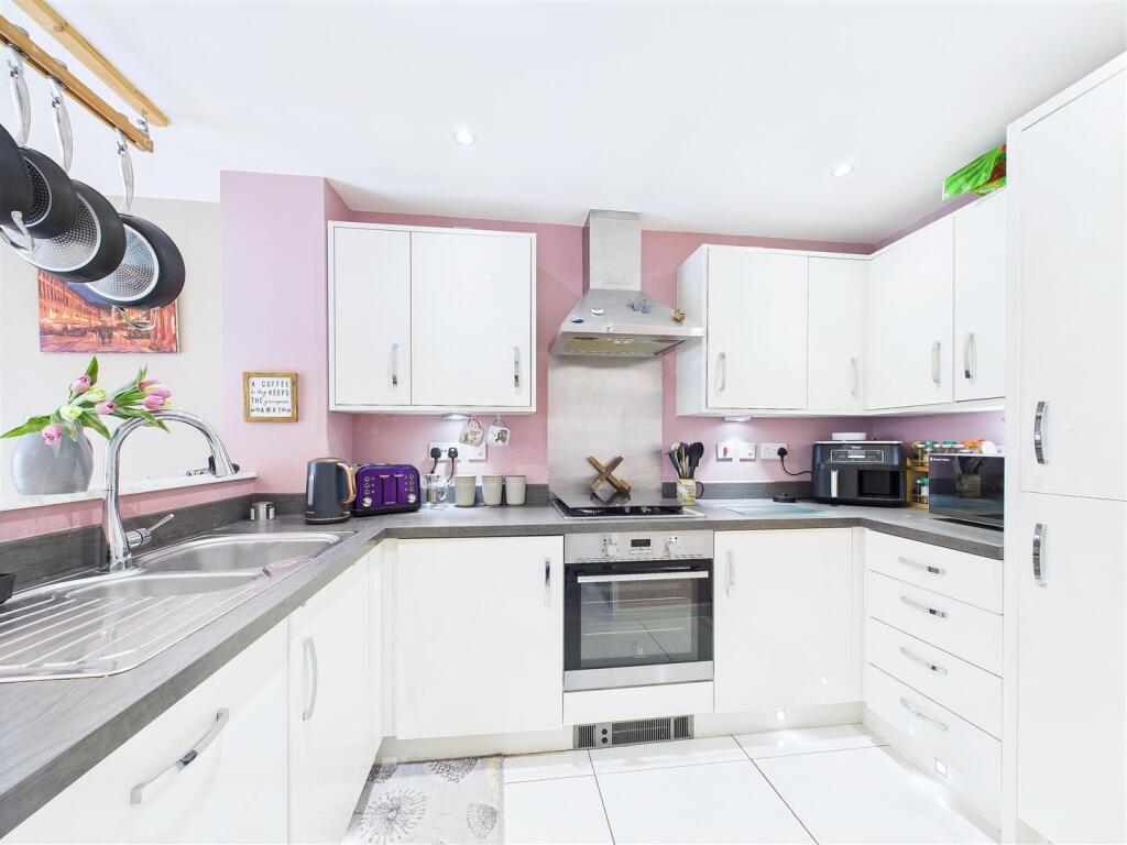 Sunderland Close, Church Gresley (14).jpg